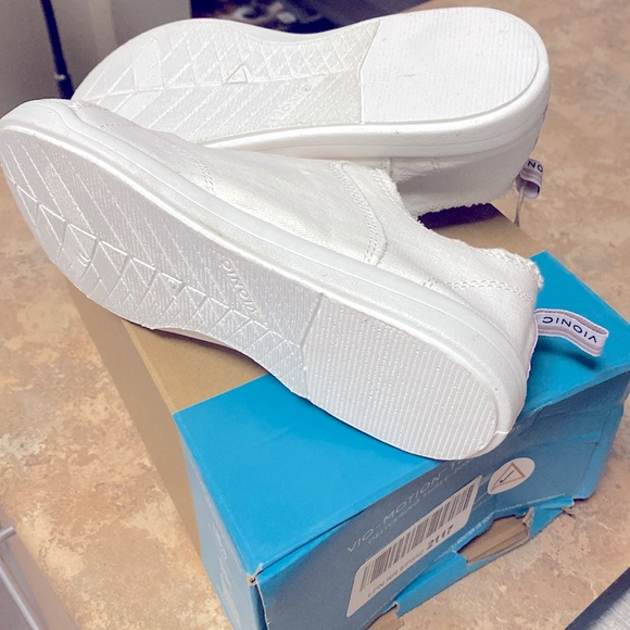 VIONIC BEACH! BRAND NEW! Size 6 - IN HER BOX - Picture 4 of 8